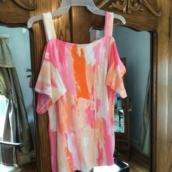 JM Collection Pink Gem Combo Cold Shoulder Tee in Medium Petite - Picture 2 of 4